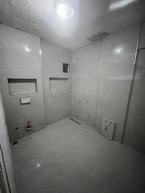 Seramik kaplı banyo nişleri ve lineer gider uygulaması